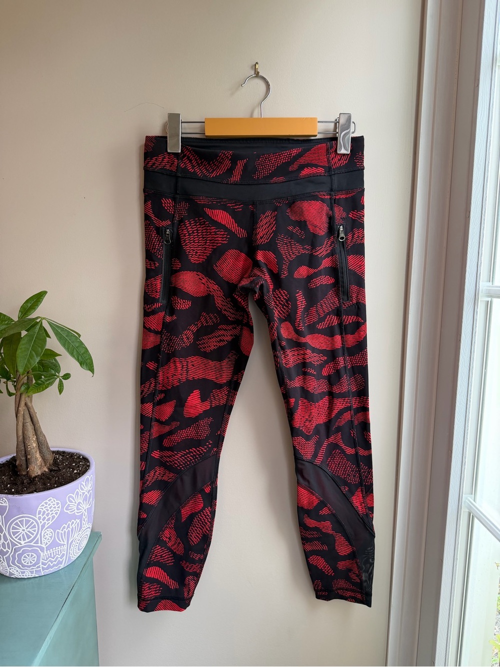 lululemon athletica Black & Red Patterned Leggings